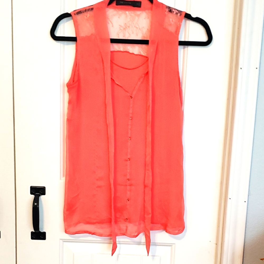 The Limited woman's sleeveless coral pink blouse